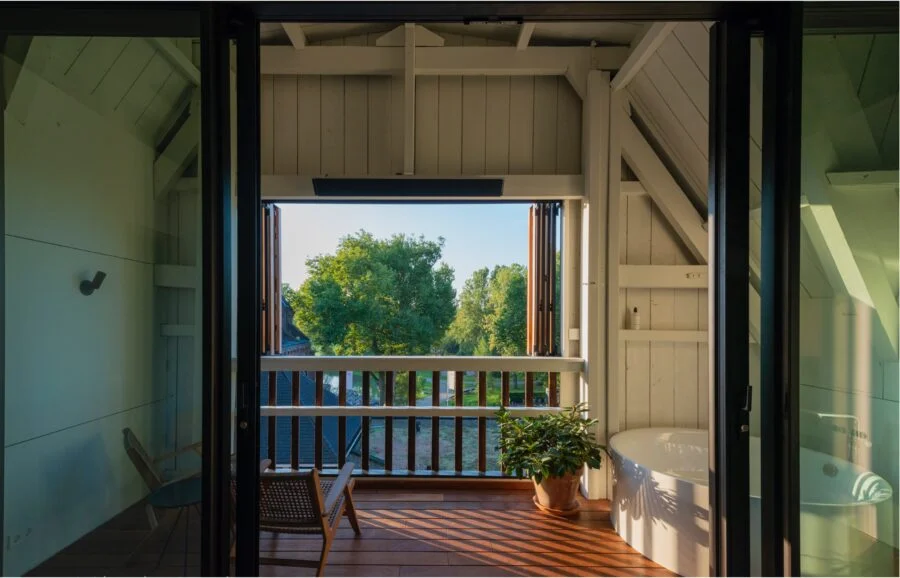 Hotel-Arena-Amsterdam-Oosterpark-Top-Suite-Balkon-Jacuzzi