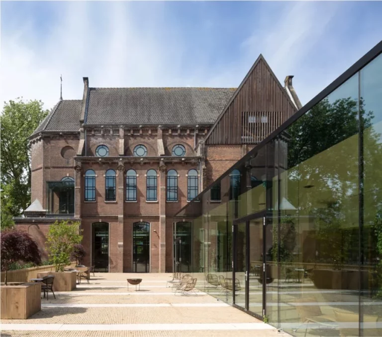 Hotel-Arena-Amsterdam-Oosterpark-Kapel-Exterieur