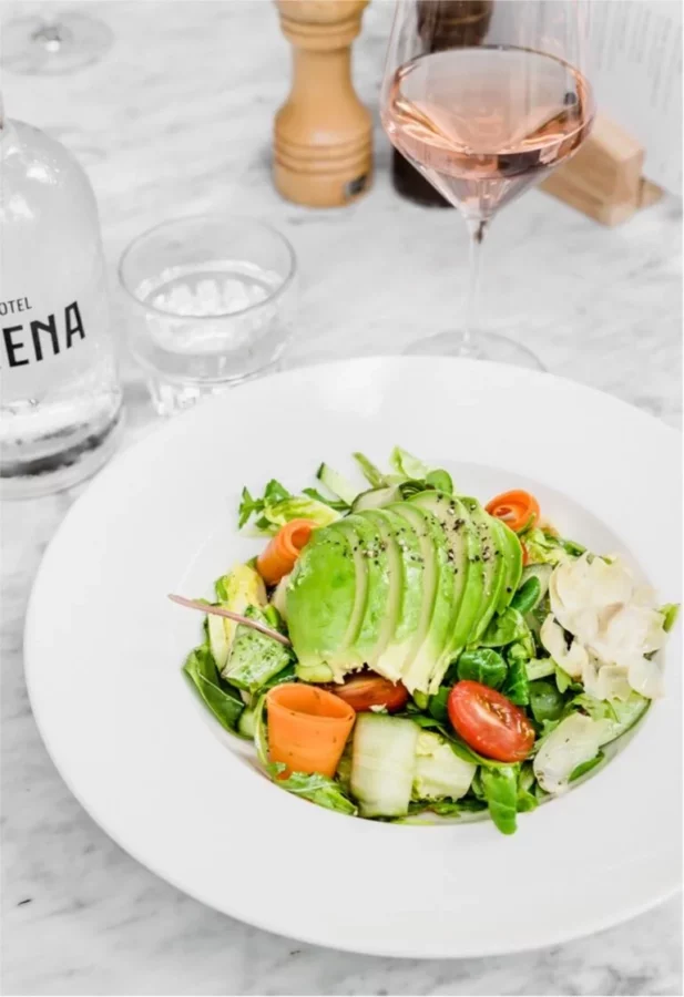 Hotel-Arena-Amsterdam-Oosterpark-Restaurant-Avocado-Rose-Wijn